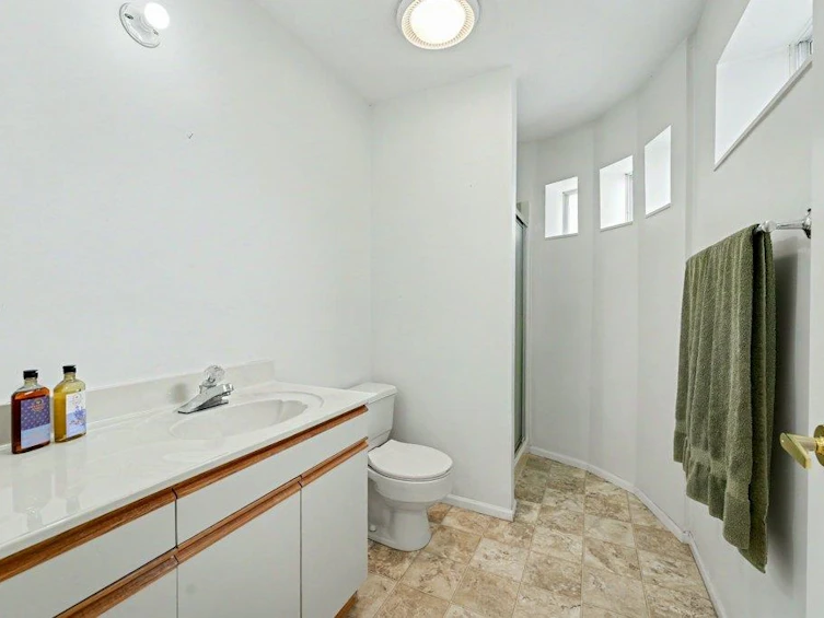 3630 Cambridge Street, Vancouver, BC, V5K 1M6 - 27