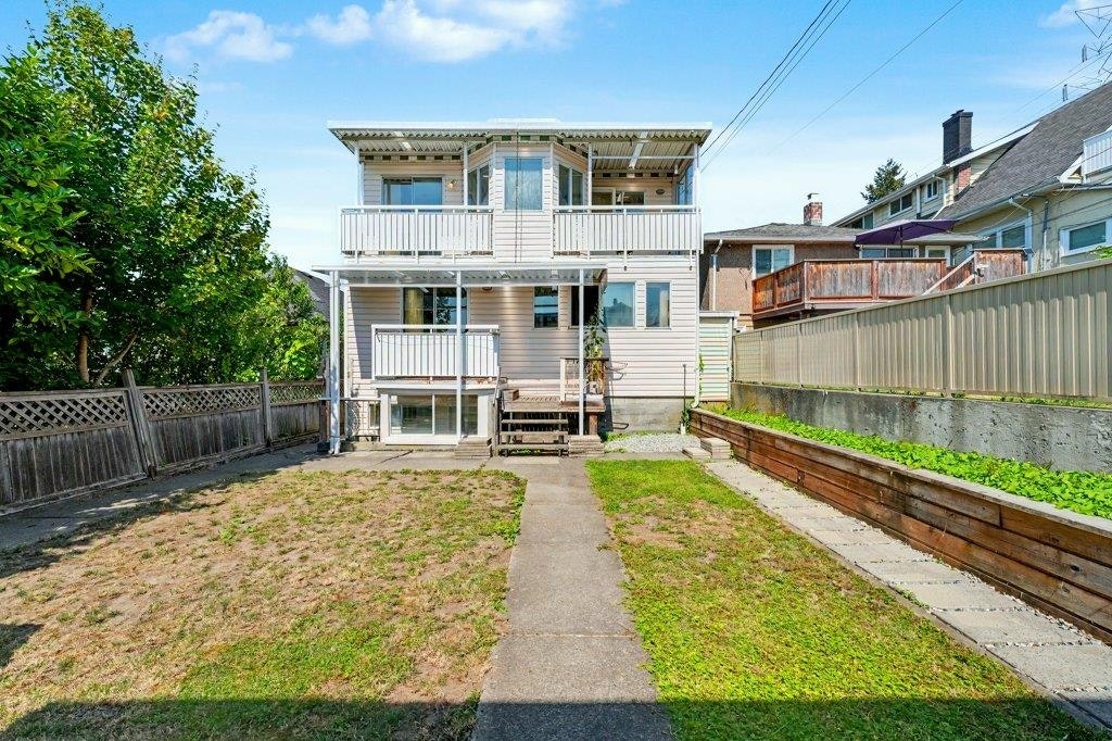 3630 Cambridge Street, Vancouver, BC, V5K 1M6 - 30