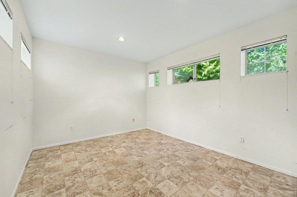 3630 Cambridge Street, Vancouver, BC, V5K 1M6 - 25