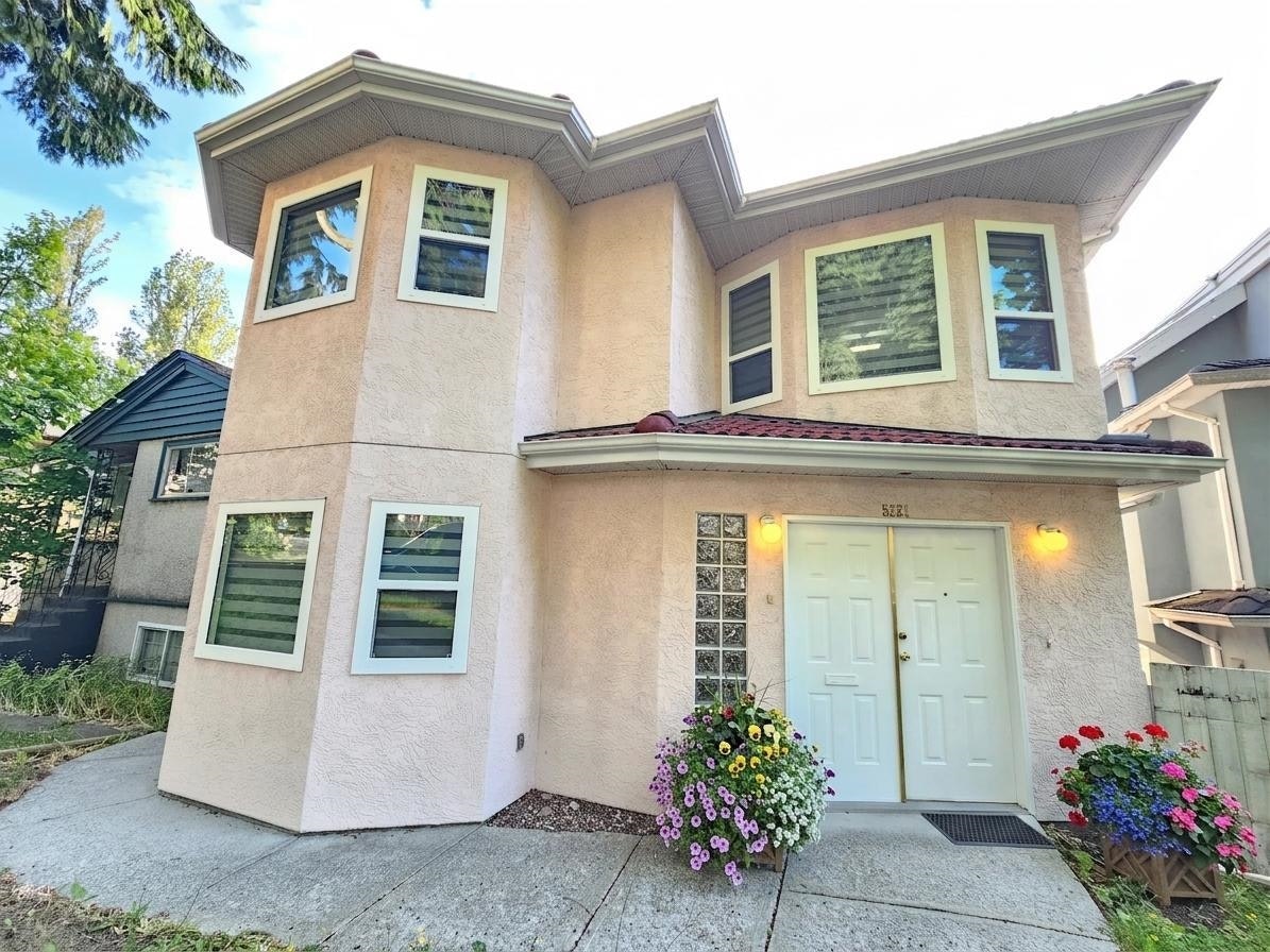 5521 Dundee Street, Vancouver, BC, V5R 3T8