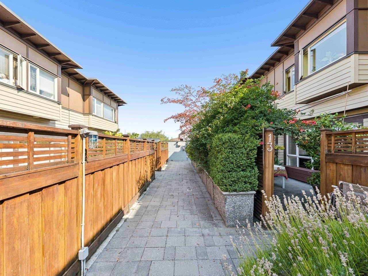 13-2389 Charles Street, Vancouver, BC, V5L 5G4