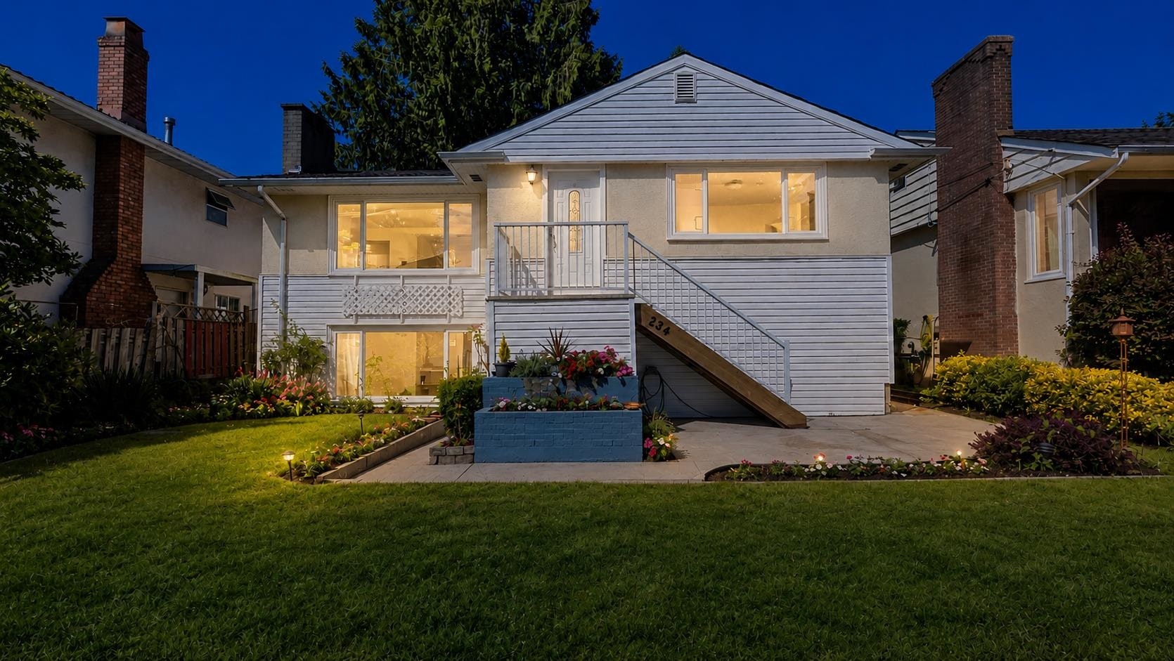 234 W 23rd Street, North Vancouver, BC, V7M 2B3