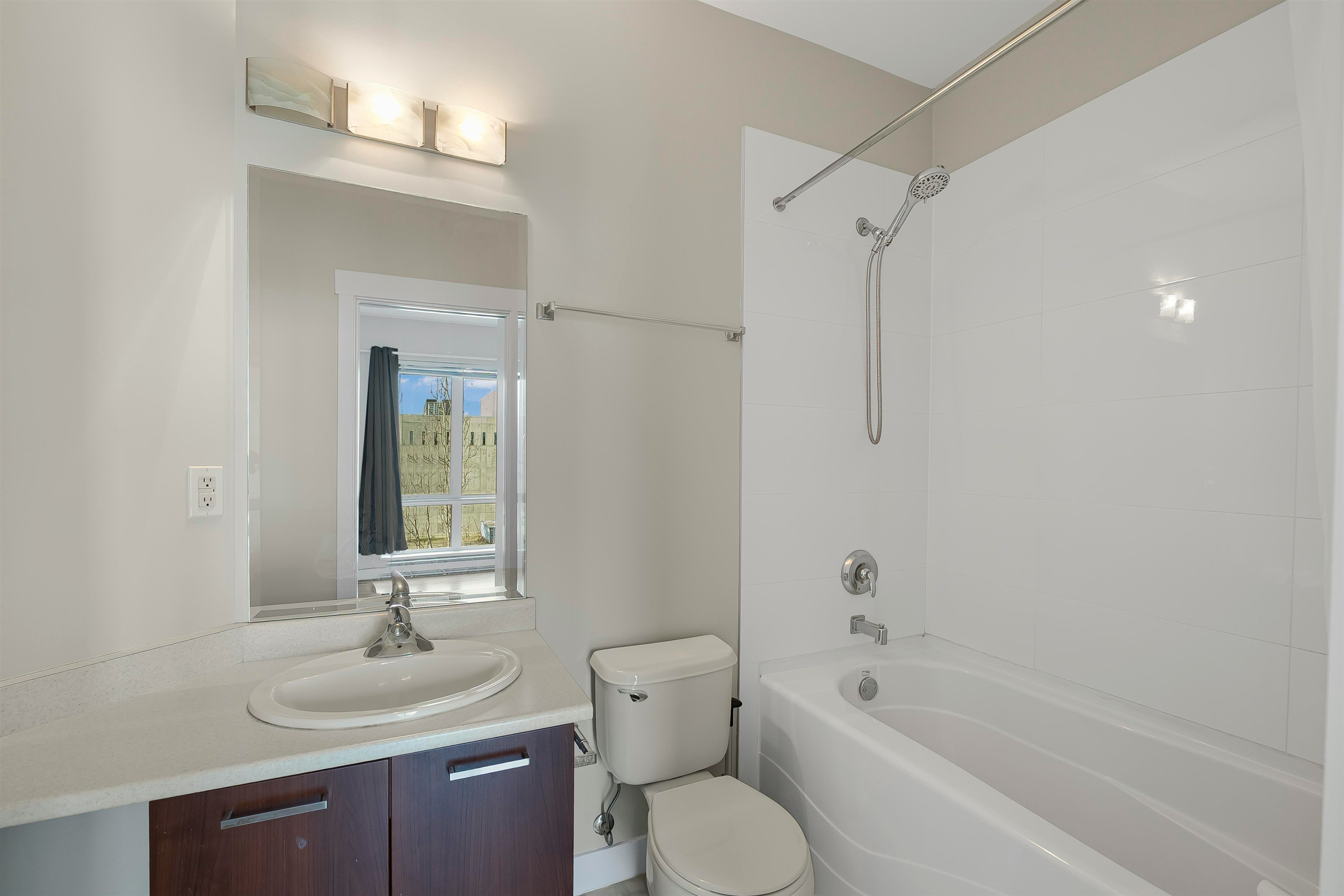 404-13339 102a Avenue, Surrey, BC, V3T 0C5 - 7