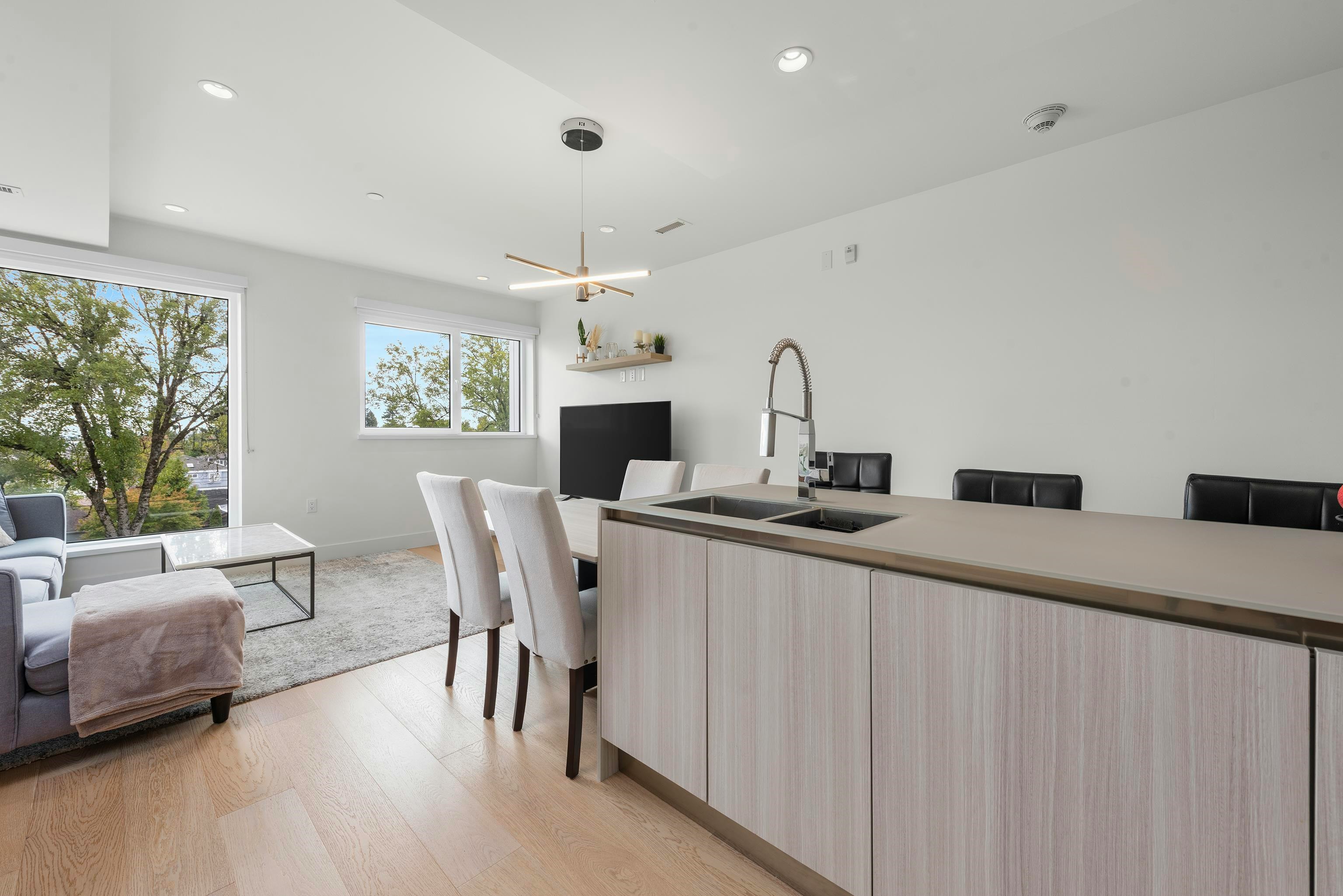 138 W Woodstock Avenue, Vancouver, BC, V5Y 0N1 - 10