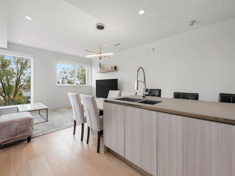 138 W Woodstock Avenue, Vancouver, BC, V5Y 0N1 - 10
