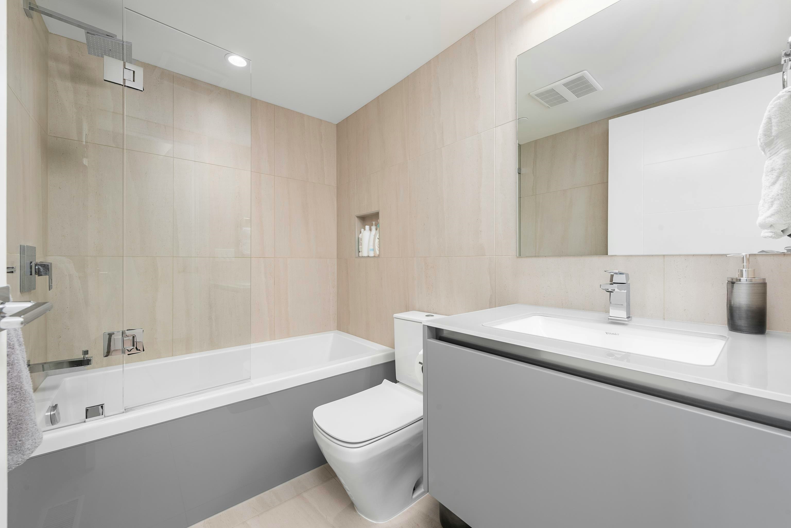 138 W Woodstock Avenue, Vancouver, BC, V5Y 0N1 - 21