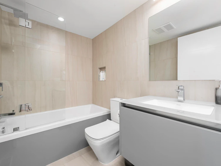 138 W Woodstock Avenue, Vancouver, BC, V5Y 0N1 - 21