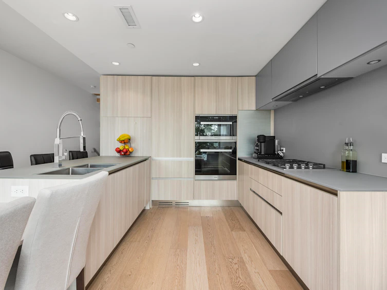 138 W Woodstock Avenue, Vancouver, BC, V5Y 0N1 - 7