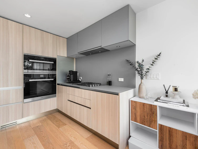 138 W Woodstock Avenue, Vancouver, BC, V5Y 0N1 - 8