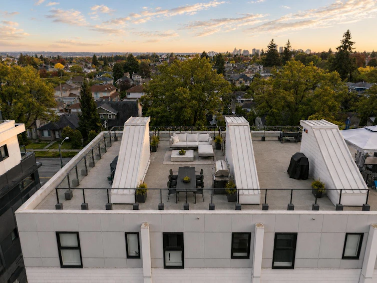 138 W Woodstock Avenue, Vancouver, BC, V5Y 0N1 - 28