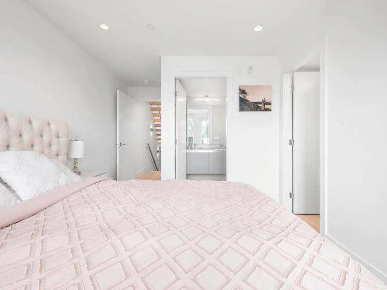 138 W Woodstock Avenue, Vancouver, BC, V5Y 0N1 - 17