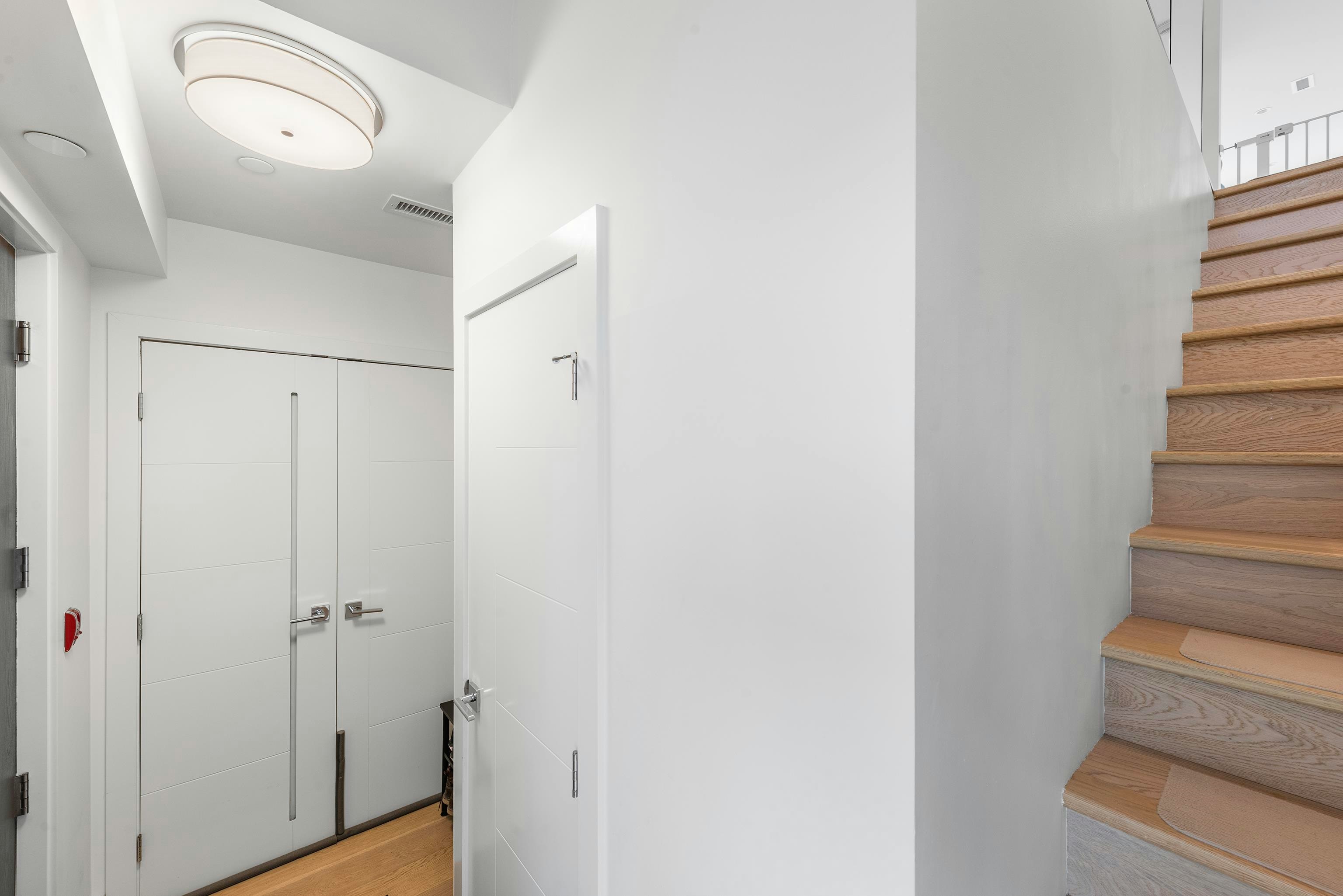 138 W Woodstock Avenue, Vancouver, BC, V5Y 0N1 - 25