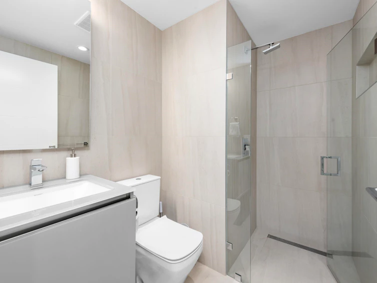138 W Woodstock Avenue, Vancouver, BC, V5Y 0N1 - 12