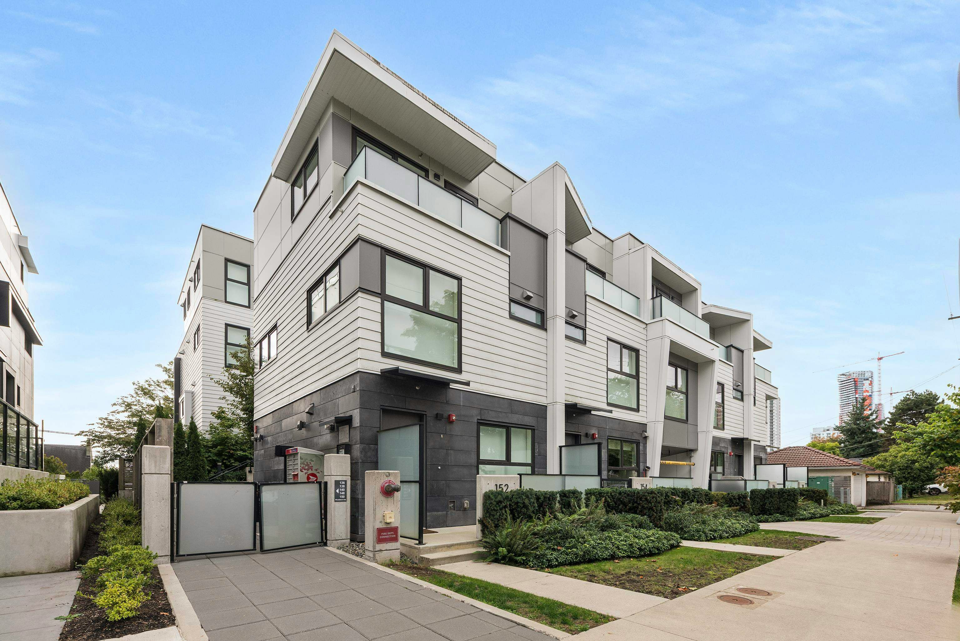 138 W Woodstock Avenue, Vancouver, BC, V5Y 0N1 - 30