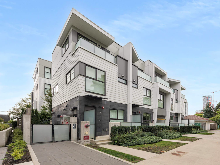 138 W Woodstock Avenue, Vancouver, BC, V5Y 0N1 - 30