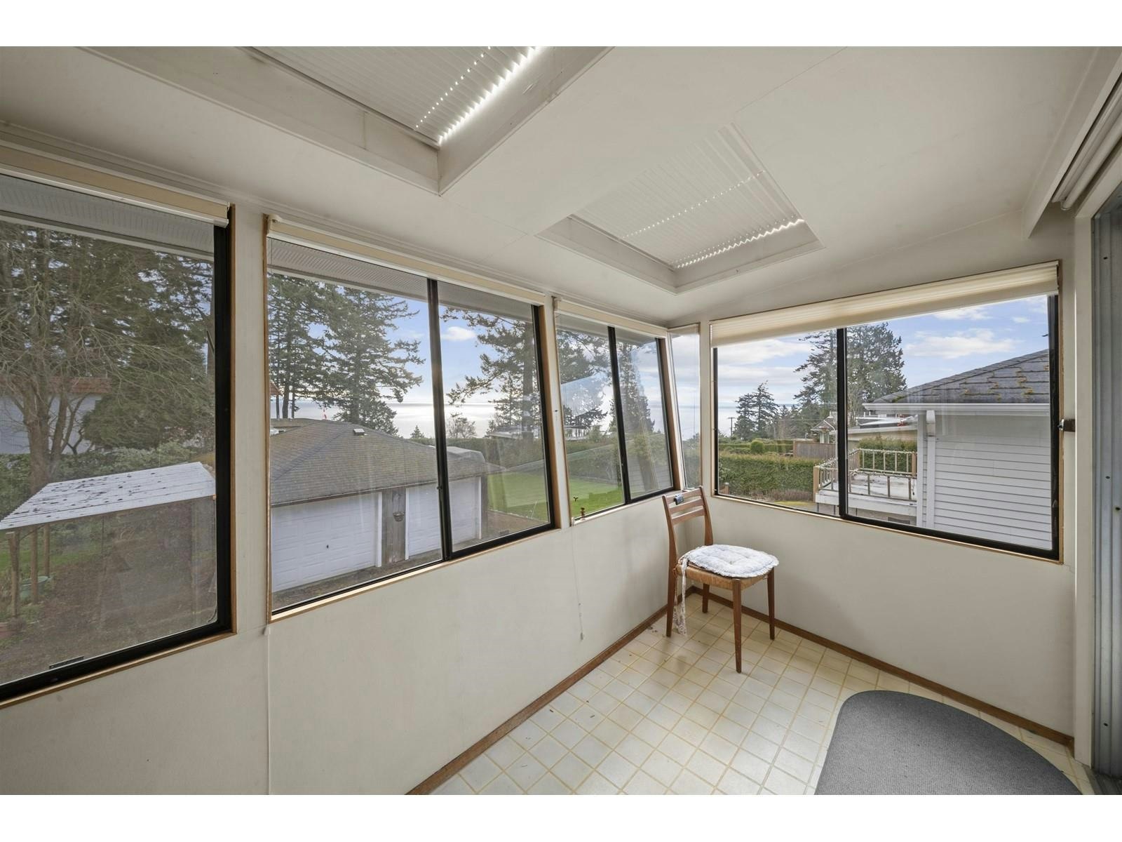 14862 Thrift Avenue, Surrey, BC, V4B 2J7 - 9