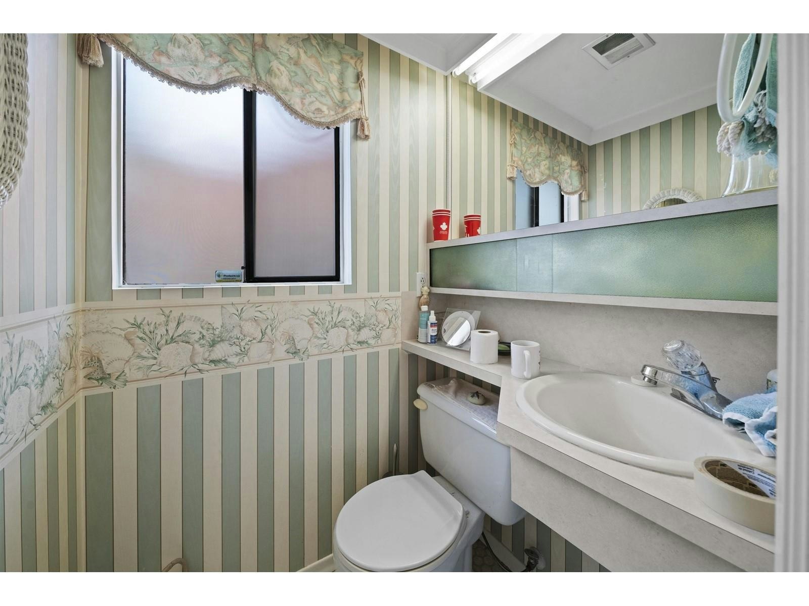 14862 Thrift Avenue, Surrey, BC, V4B 2J7 - 20