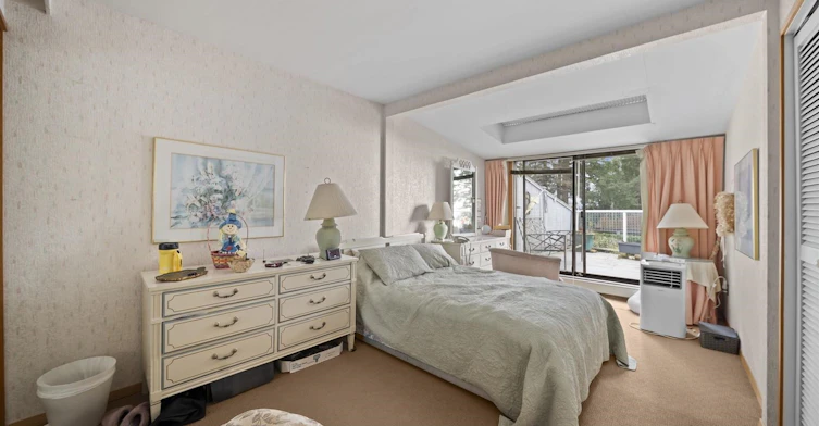 14862 Thrift Avenue, Surrey, BC, V4B 2J7 - 14