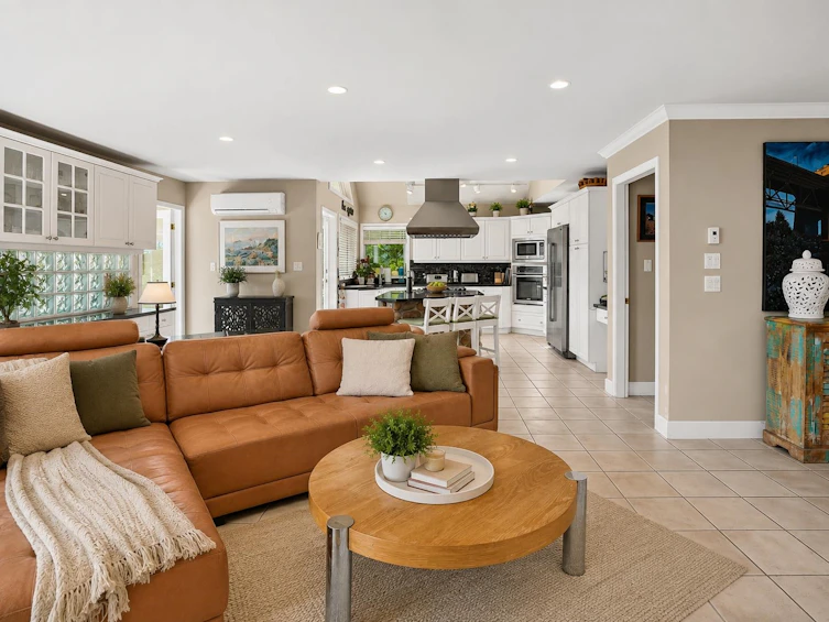 1128 Esplanade Avenue, West Vancouver, BC, V7T 1G3 - 4