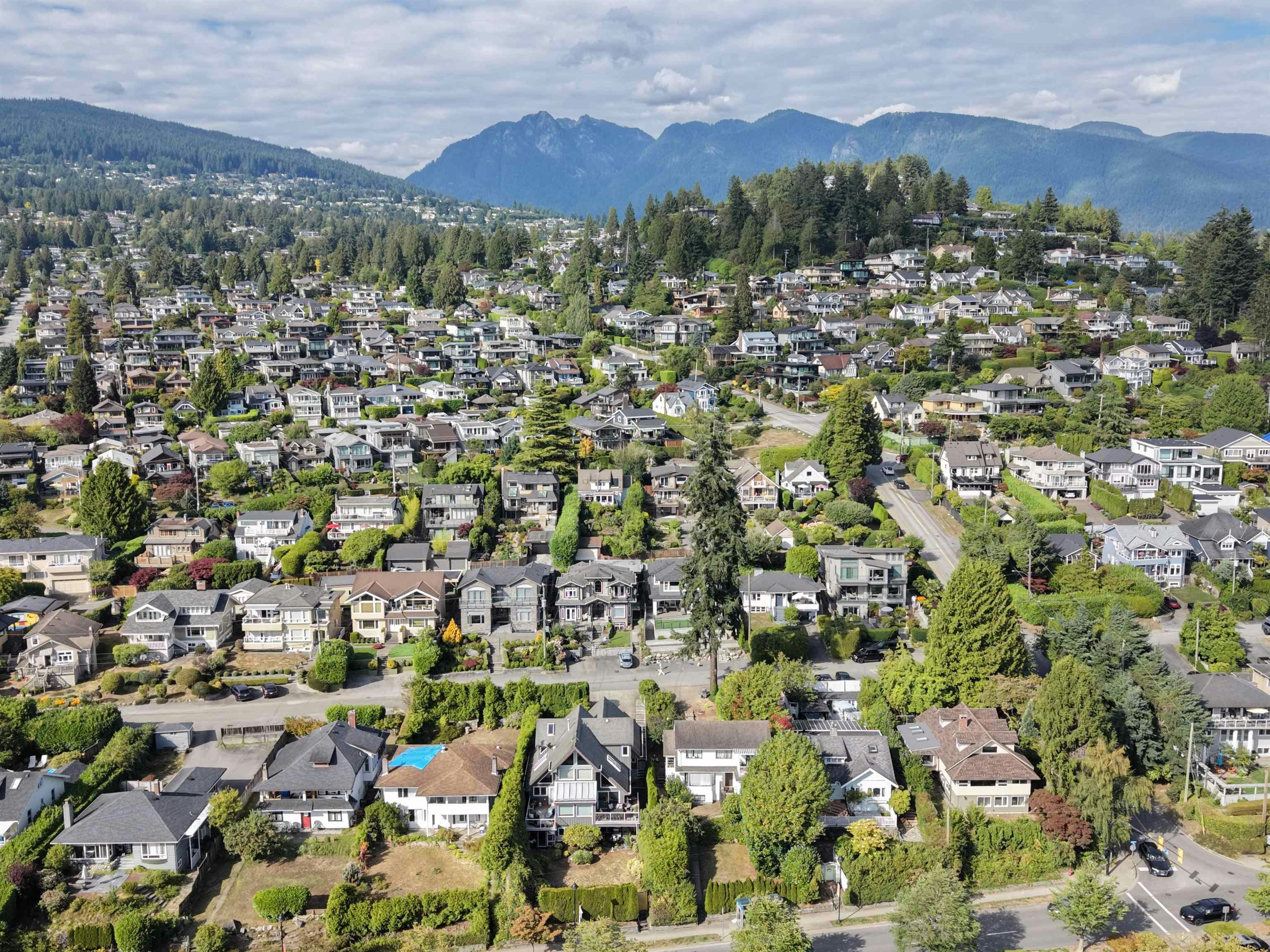 1128 Esplanade Avenue, West Vancouver, BC, V7T 1G3 - 38