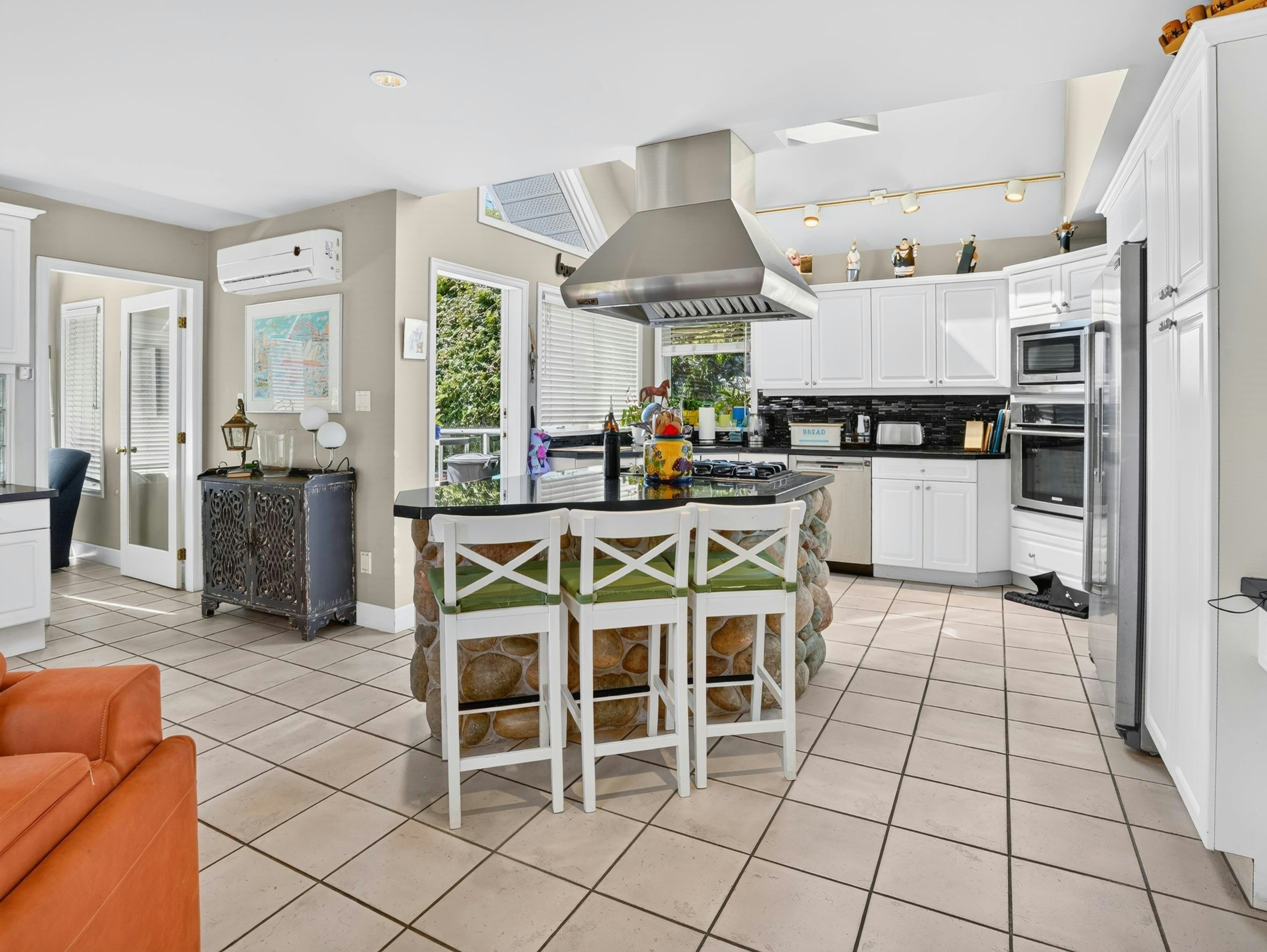 1128 Esplanade Avenue, West Vancouver, BC, V7T 1G3 - 8
