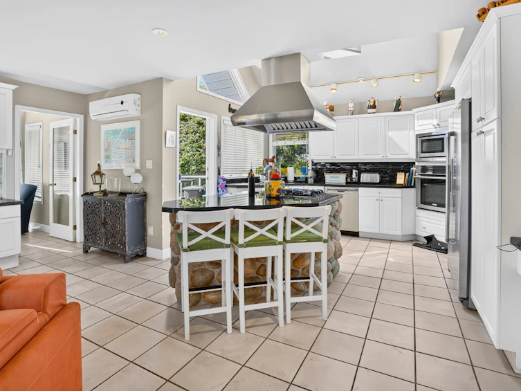 1128 Esplanade Avenue, West Vancouver, BC, V7T 1G3 - 8