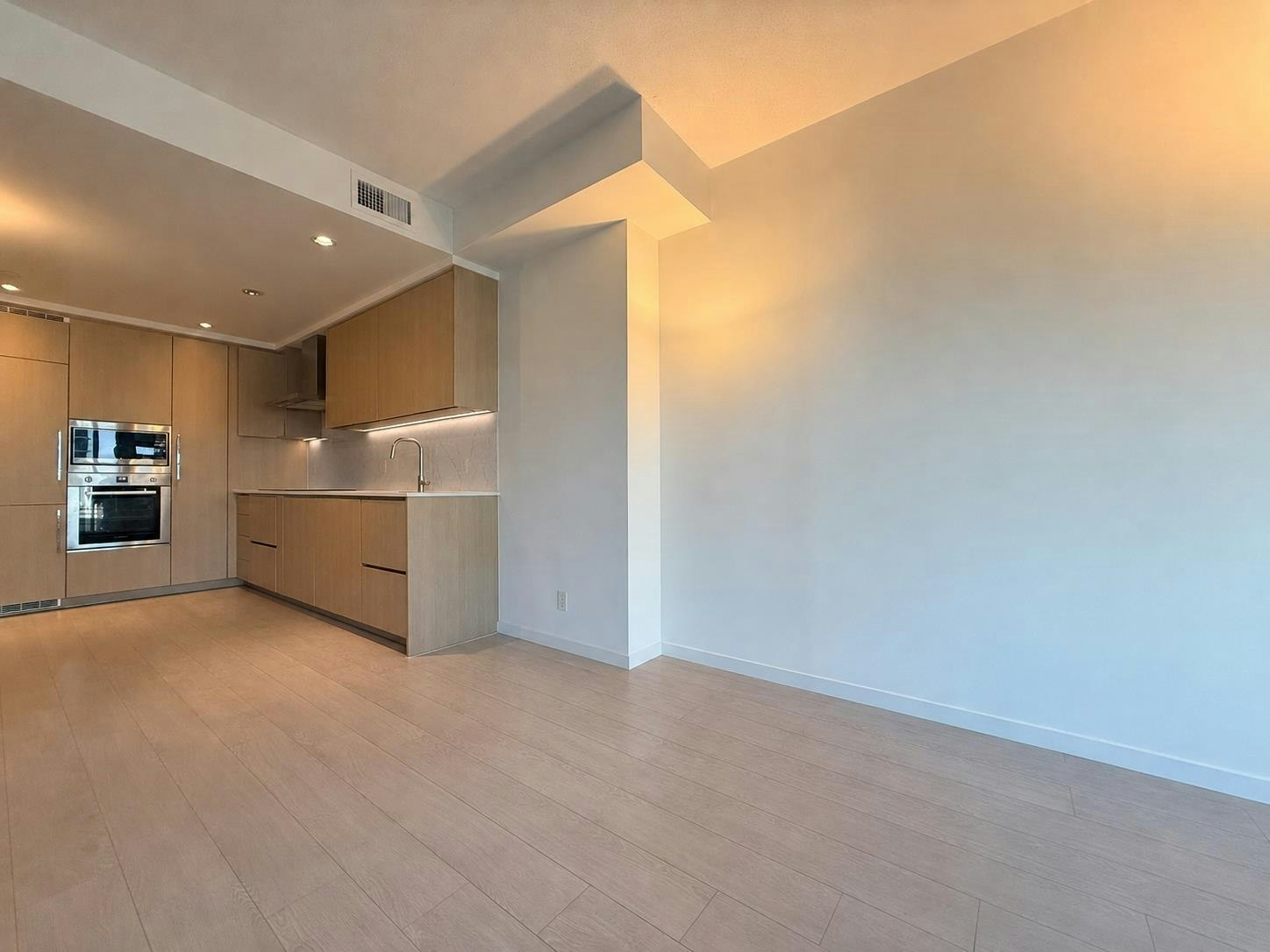 1801-4730 Lougheed Highway, Burnaby, BC, V5C 0M9 - 5