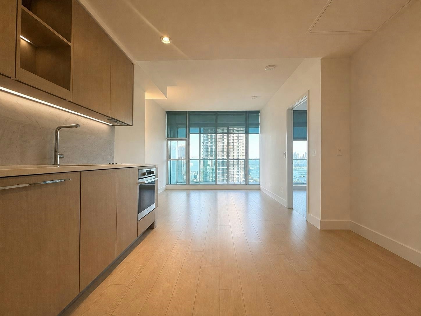 1801-4730 Lougheed Highway, Burnaby, BC, V5C 0M9 - 3