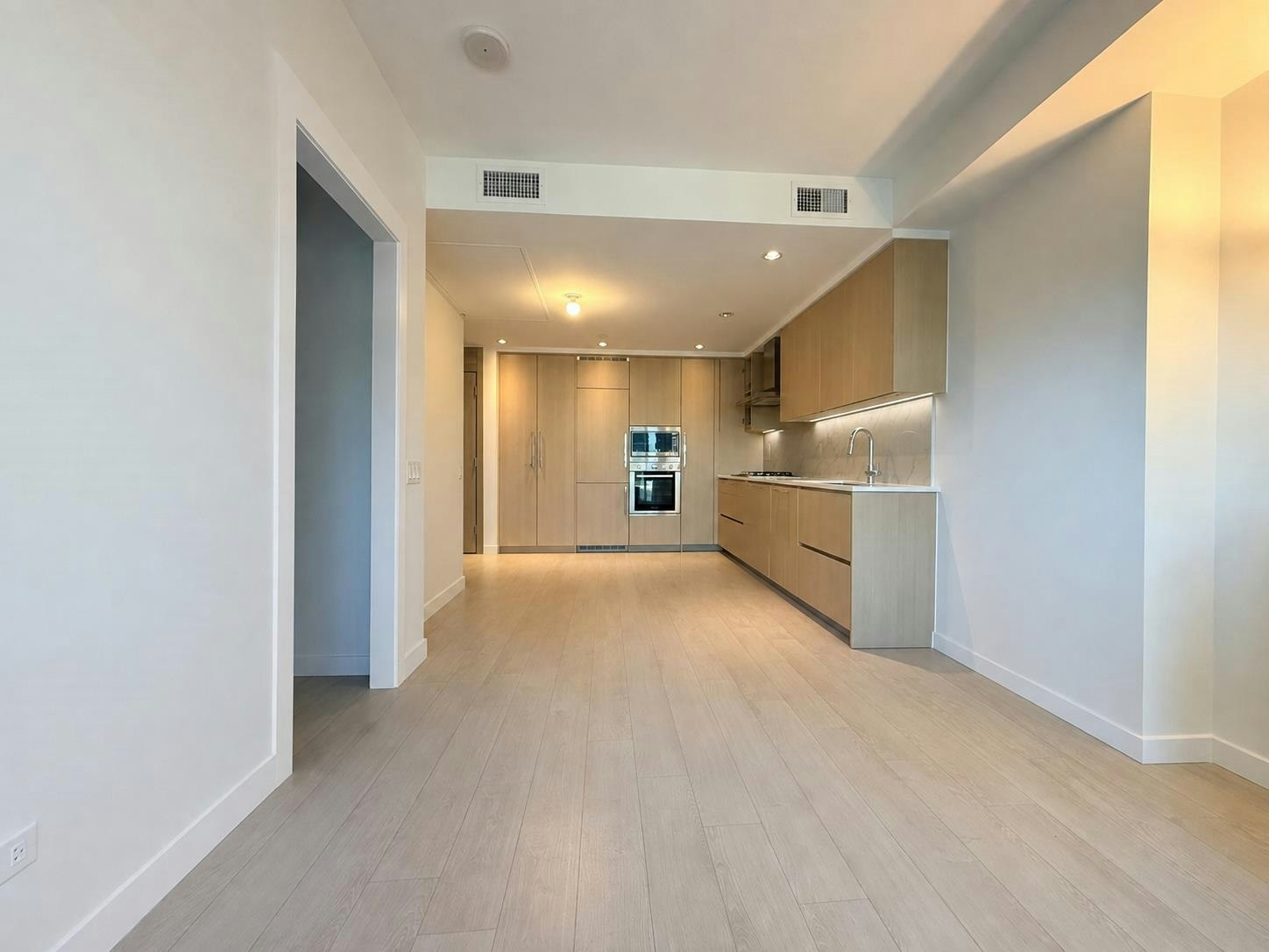 1801-4730 Lougheed Highway, Burnaby, BC, V5C 0M9