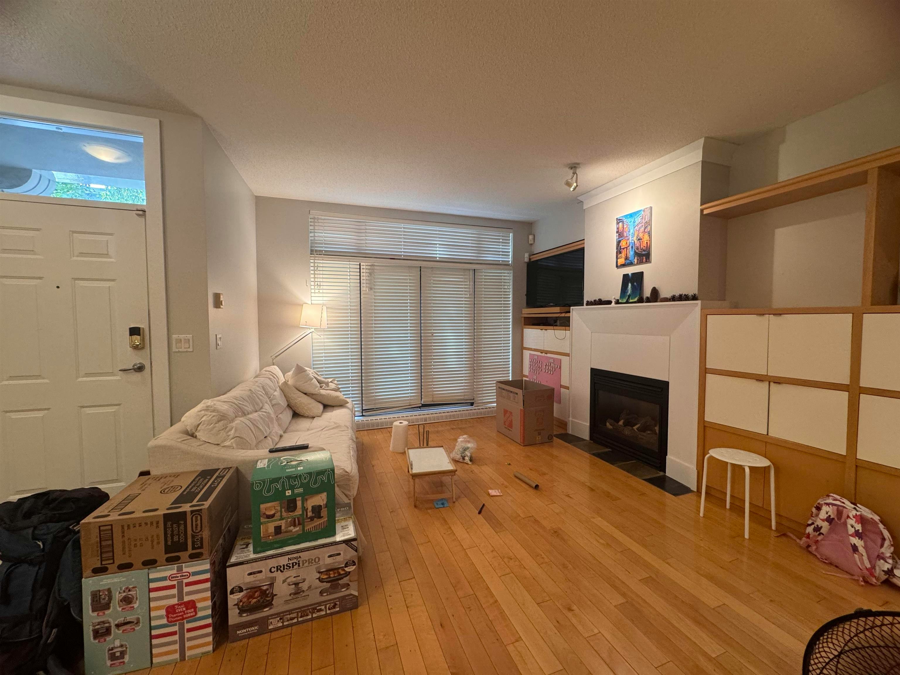 22** W 12th Avenue, Vancouver, BC, V6K 4T5 - 2