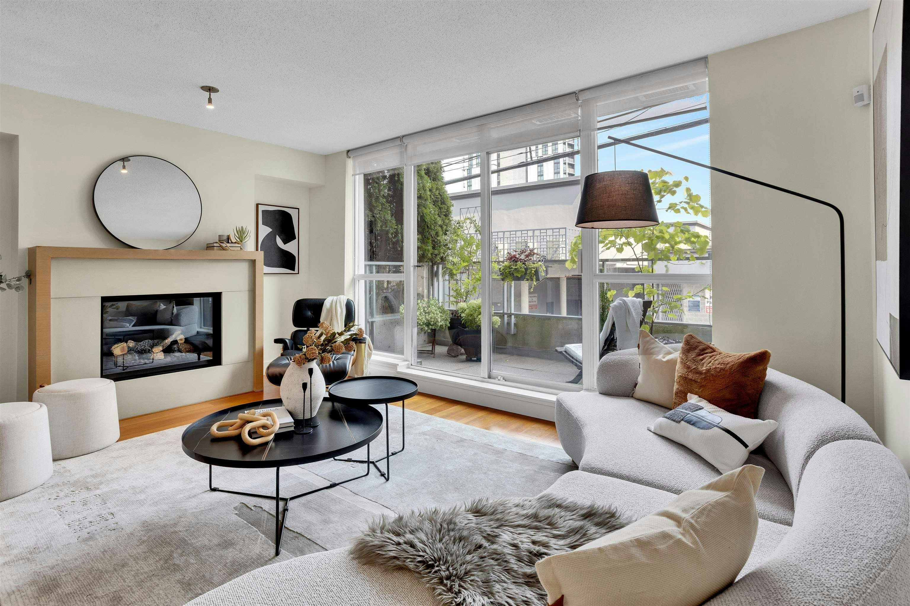 202-1530 W 8th Avenue, Vancouver, BC, V6J 5M6