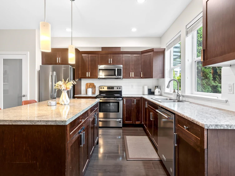 6858 208 Street, Langley, BC, V2Y 0M3 - 11