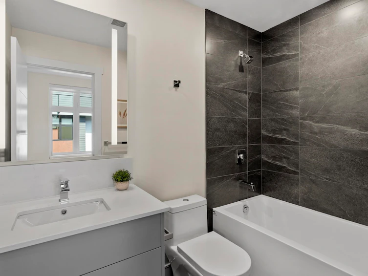 311-342 Mountain Highway, North Vancouver, BC, V7J 2K8 - 24