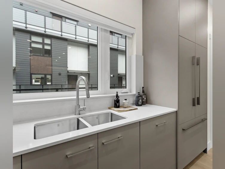 311-342 Mountain Highway, North Vancouver, BC, V7J 2K8 - 6