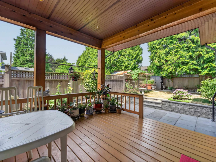 15881 Buena Vista Avenue, Surrey, BC, V4B 2A2 - 22