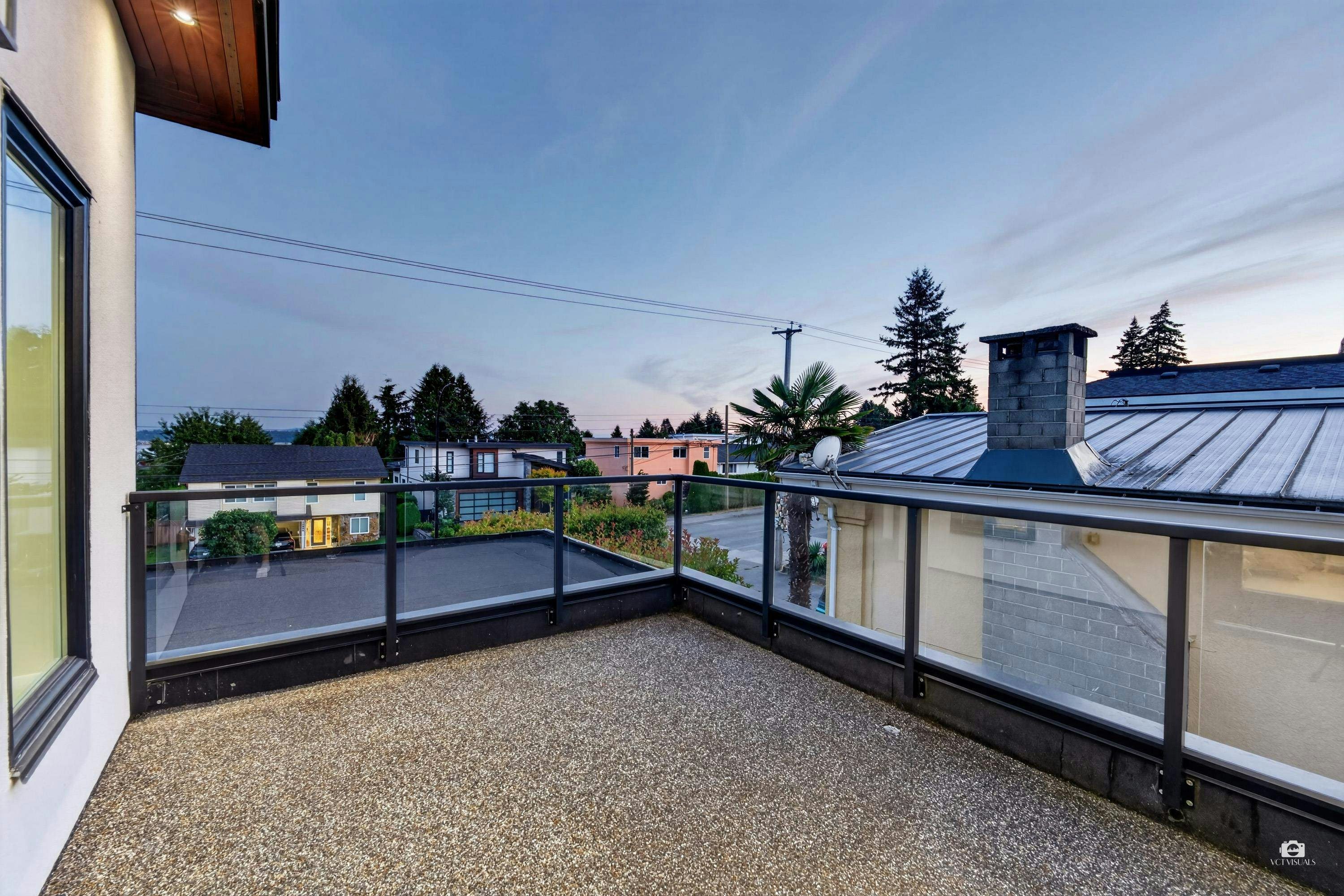 15881 Buena Vista Avenue, Surrey, BC, V4B 2A2 - 15