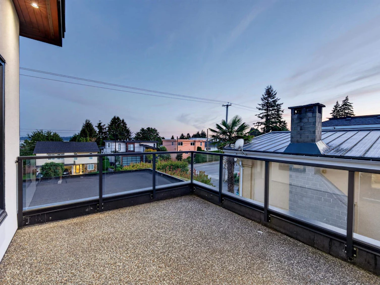 15881 Buena Vista Avenue, Surrey, BC, V4B 2A2 - 15
