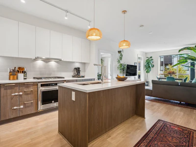 105-625 E 3rd Street - 4