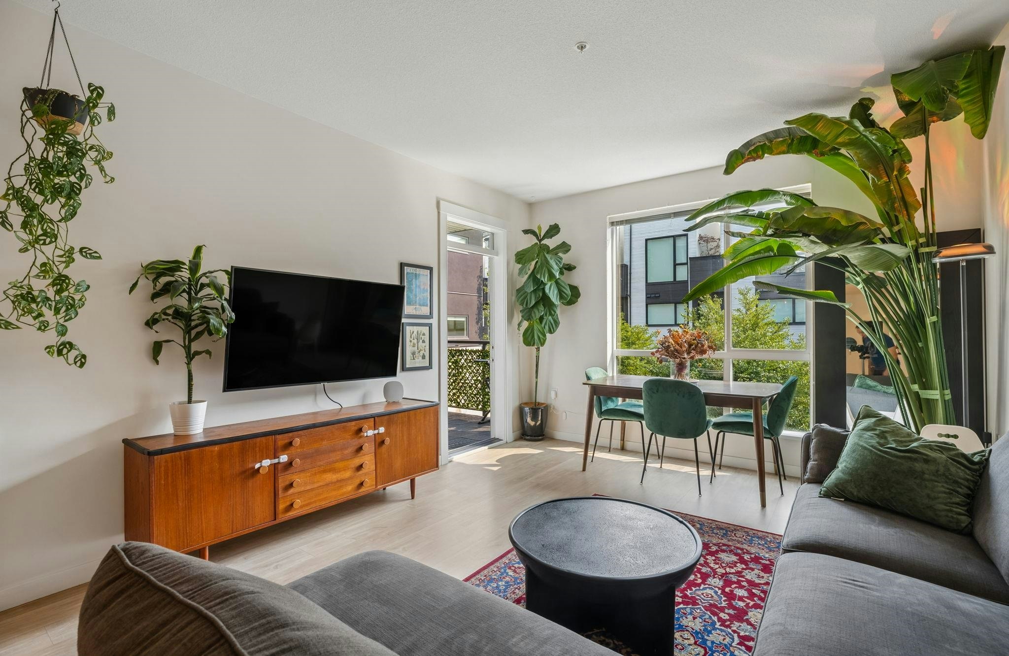 105-625 E 3rd Street - 5
