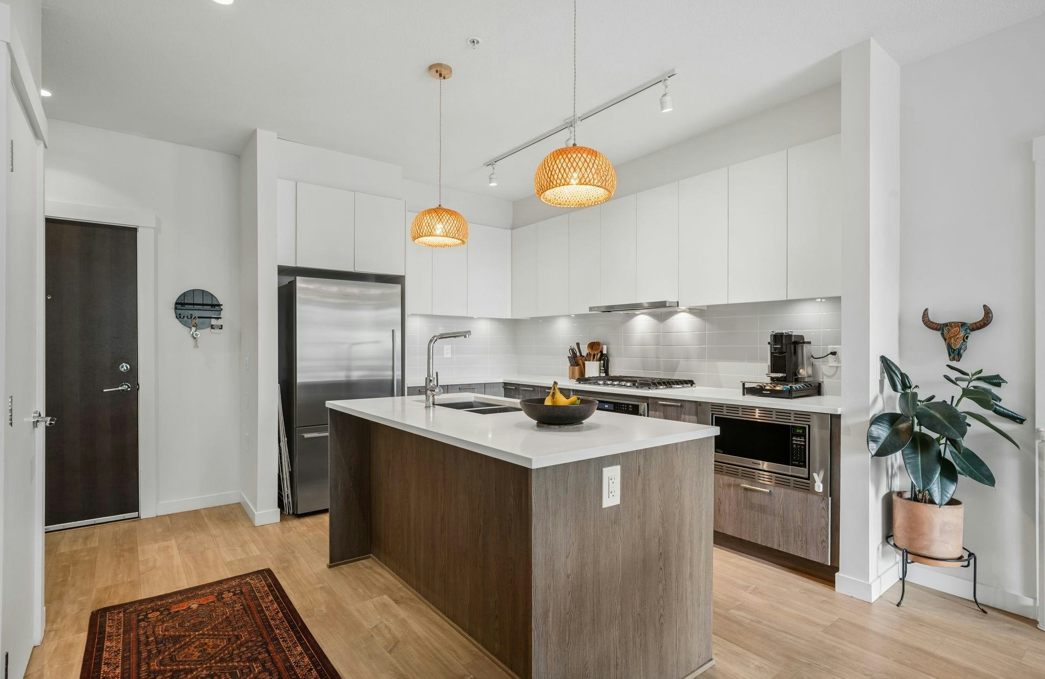 105-625 E 3rd Street - 3