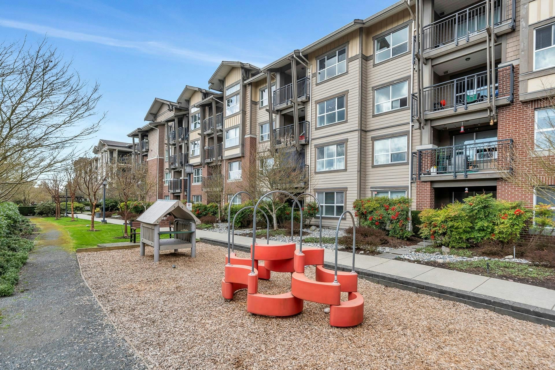 302-5885 Irmin Street, Burnaby, BC, V5J 0C2