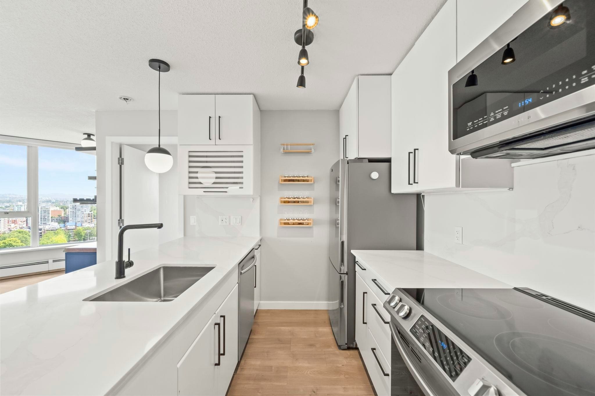 2202-689 Abbott Street, Vancouver, BC, V6B 0J2 - 2