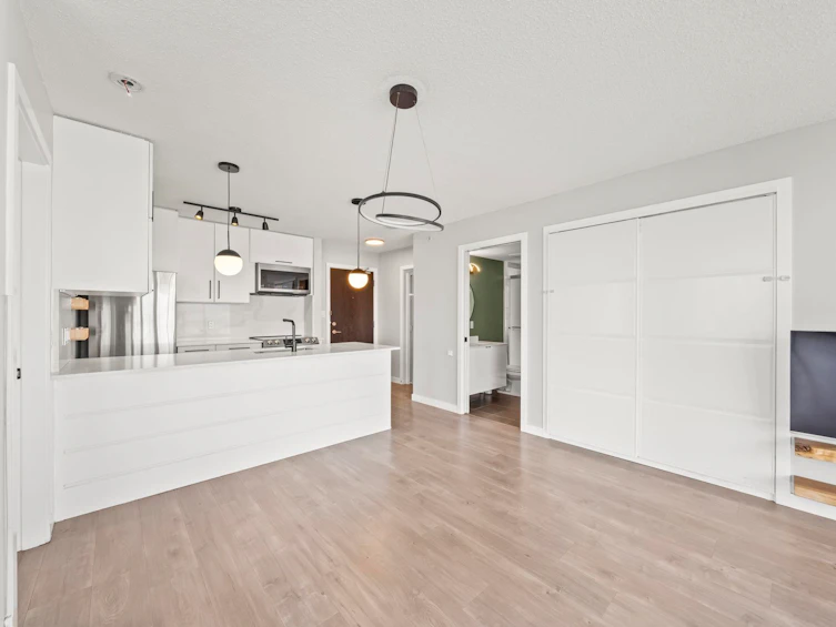 2202-689 Abbott Street, Vancouver, BC, V6B 0J2 - 4