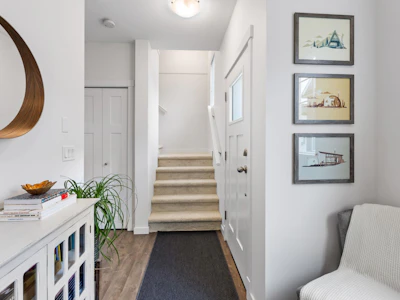 11-11272 240 Street - 4
