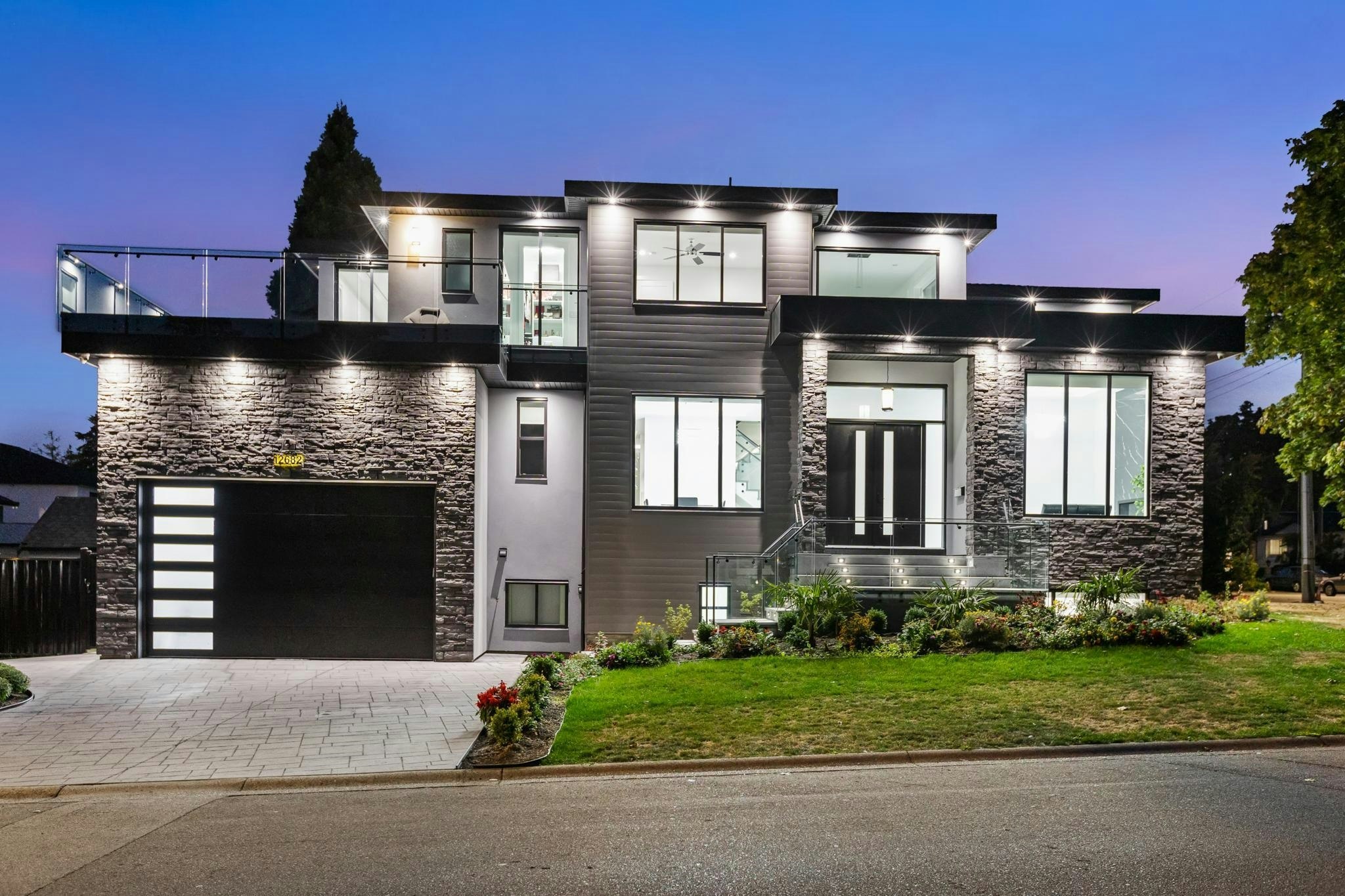 12682 78 Avenue, Surrey, BC, V3W 2X7