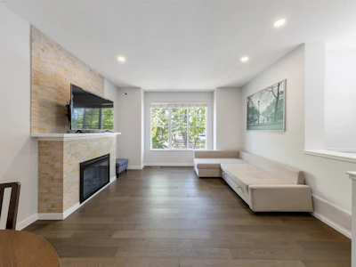 44-7233 Heather Street - 3