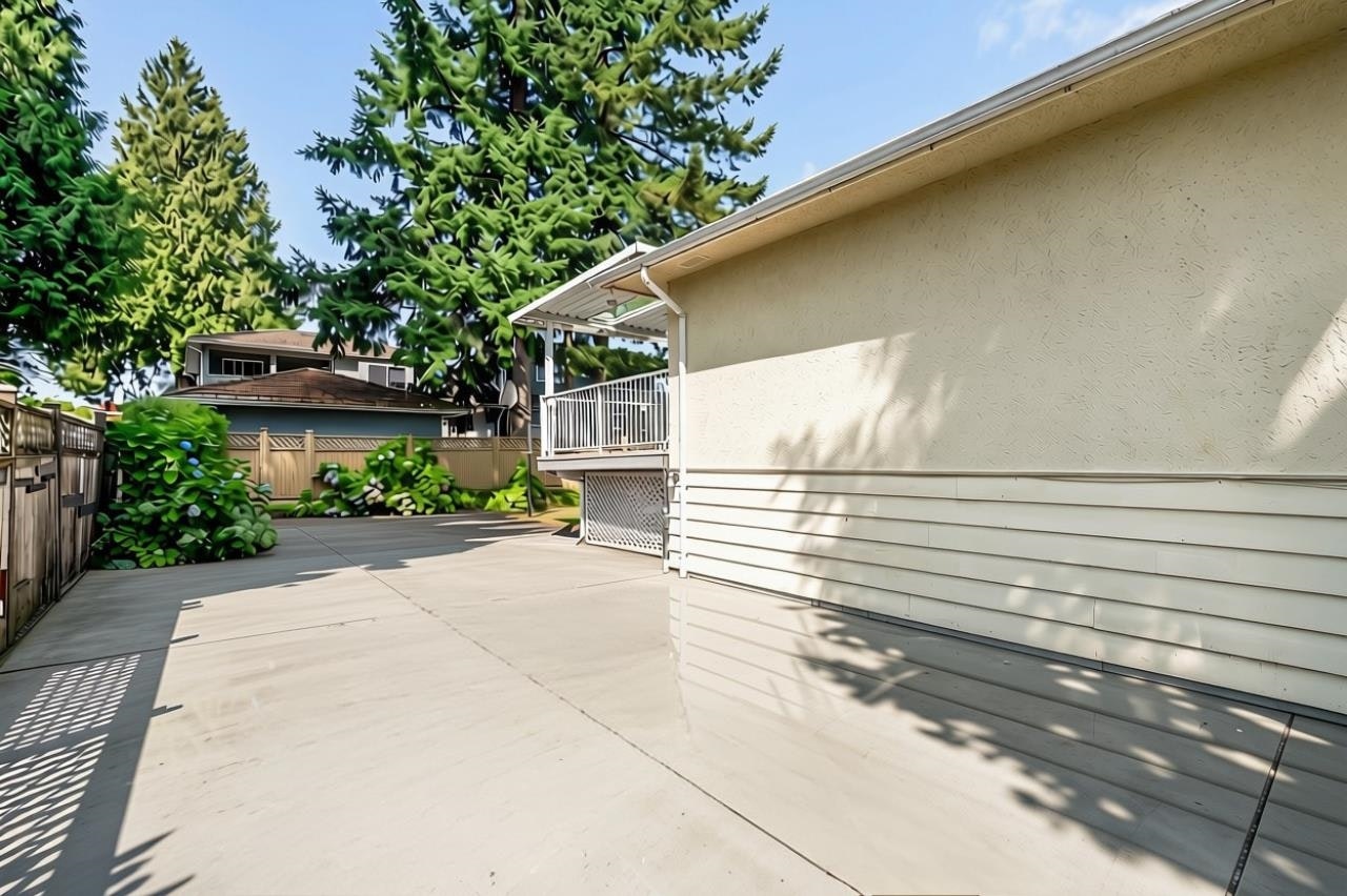 675 Duncan Avenue, Burnaby, BC, V5B 4M1 - 18