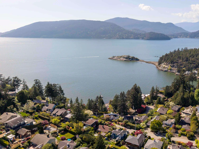 6248 Wellington Avenue, West Vancouver, BC, V7W 2H4