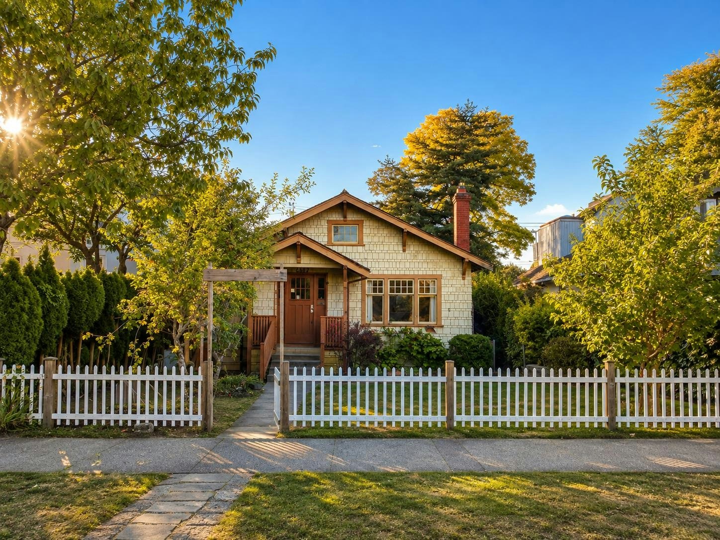 4117 W 11th Avenue, Vancouver, BC, V6R 2L5