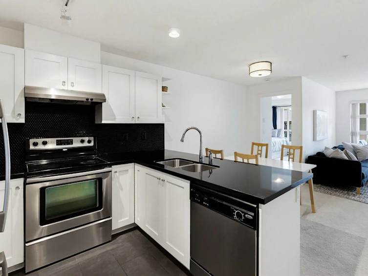 213-738 E 29th Avenue, Vancouver, BC, V5V 0B6 - 9